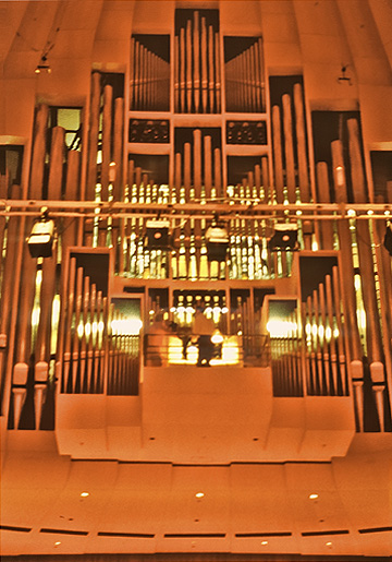 Cascading Organ Delight Sri Chinmoy Reflections