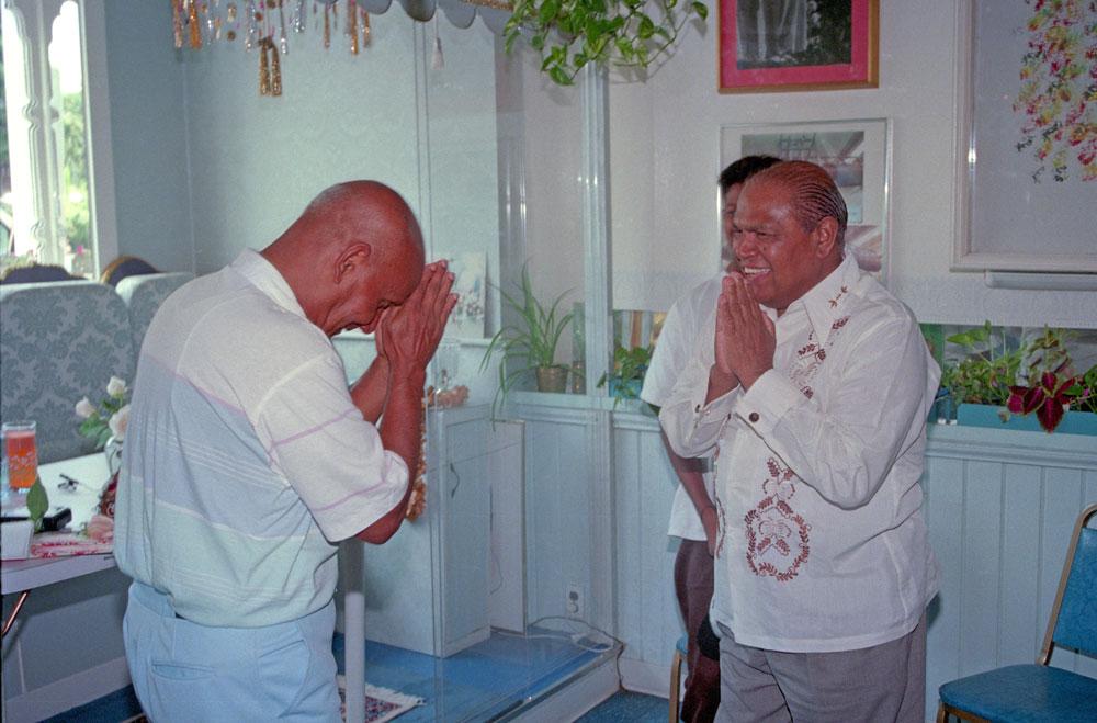 sri-chinmoy-ananda-guruge